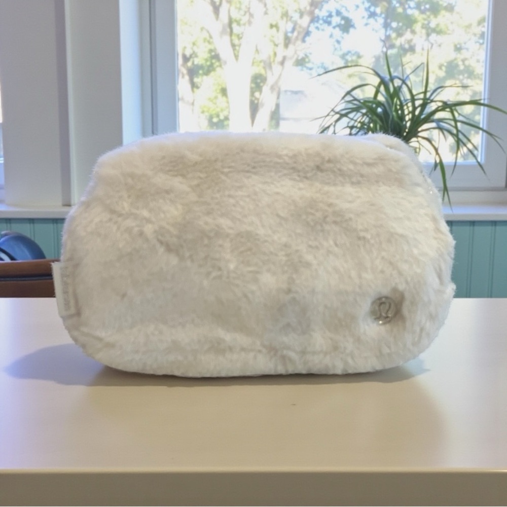 Lululemon Bone/Silver Everywhere Belt Bag Plush Fleece